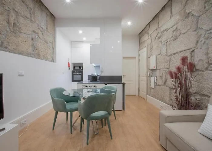 Liiiving In | Downtown Luxury *