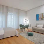 Liiiving In | Downtown Luxury * Porto