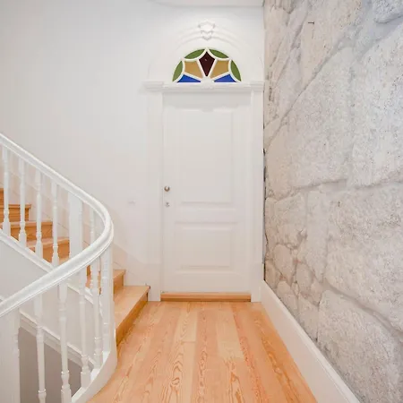 Liiiving In | Downtown Luxury * 포르투