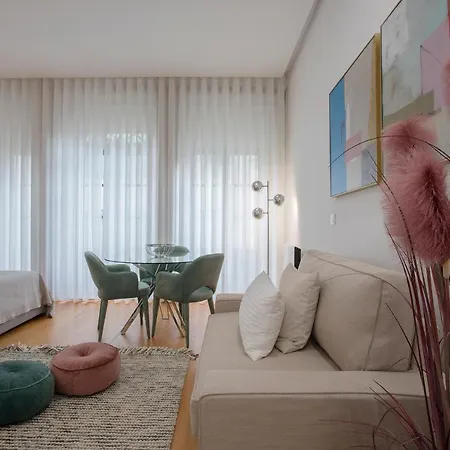 Liiiving In | Downtown Luxury *