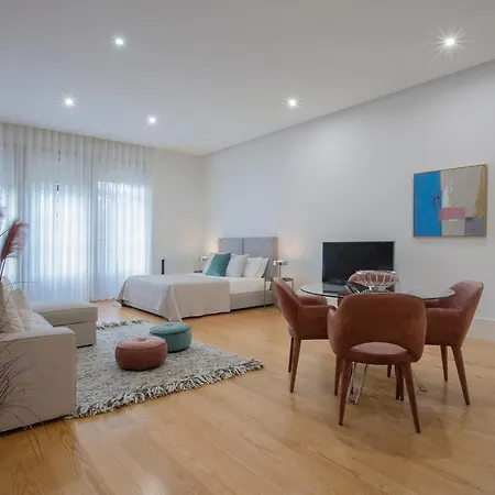 Liiiving In | Downtown Luxury 포르투