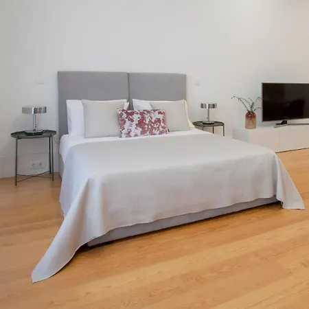 Liiiving In | Downtown Luxury Apartman
