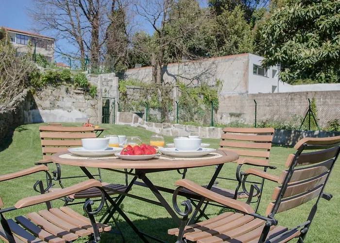 Liiiving In | Downtown Luxury * Oporto