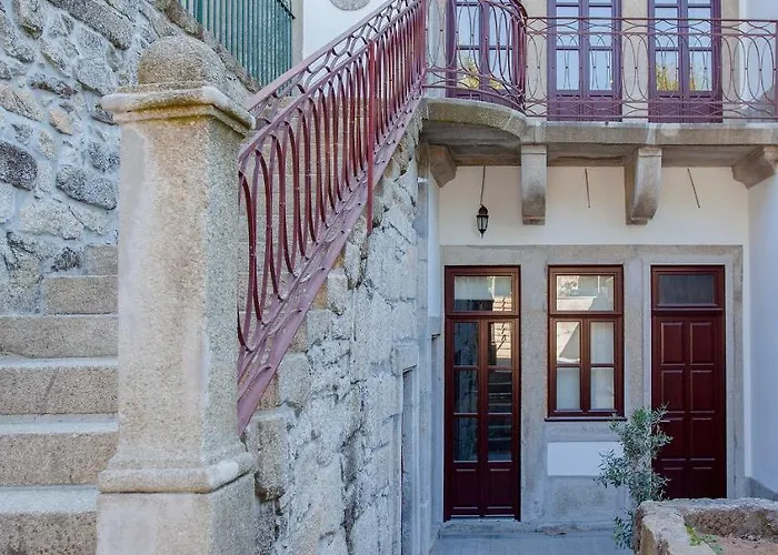 Liiiving In | Downtown Luxury * Porto