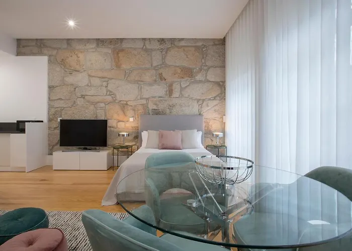 Liiiving In | Downtown Luxury *