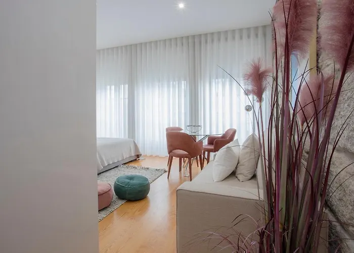 Liiiving In | Downtown Luxury 포르투