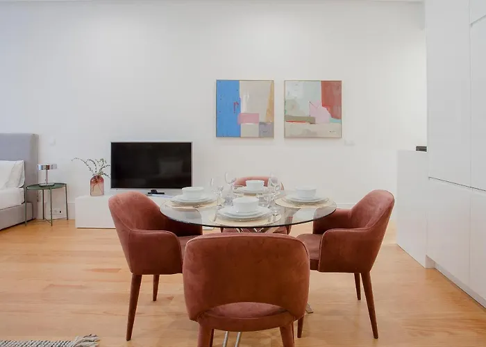 Liiiving In | Downtown Luxury