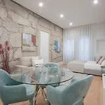 דירה Liiiving In | Downtown Luxury