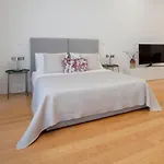 Liiiving In | Downtown Luxury Apartament