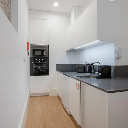 Liiiving In | Downtown Luxury Porto