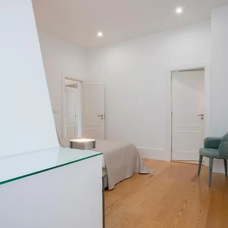 Liiiving In | Downtown Luxury Apartment *