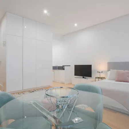 Liiiving In | Downtown Luxury Apartment