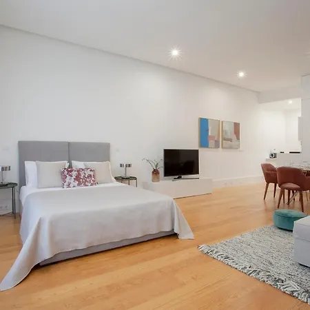 Liiiving In | Downtown Luxury Apartment *