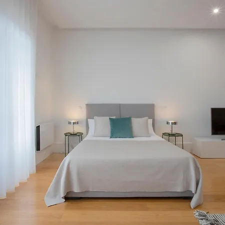 Liiiving In | Downtown Luxury Porto