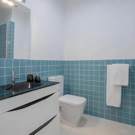 Liiiving In | Downtown Luxury Apartment