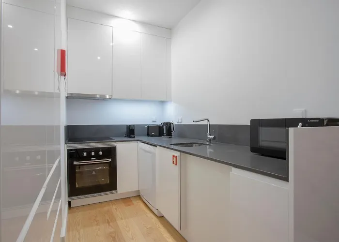 Liiiving In | Downtown Luxury Порту