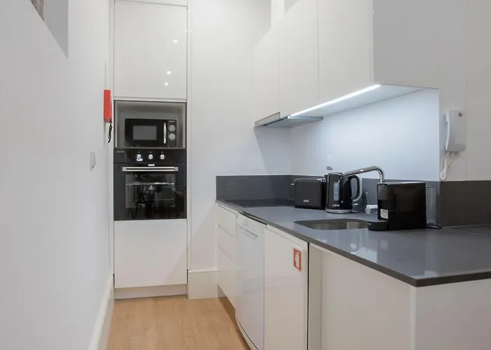 Liiiving In | Downtown Luxury Porto