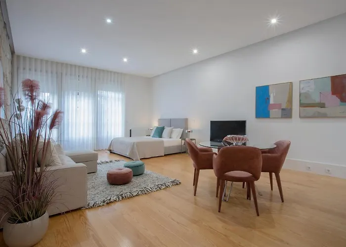 Liiiving In | Downtown Luxury Porto