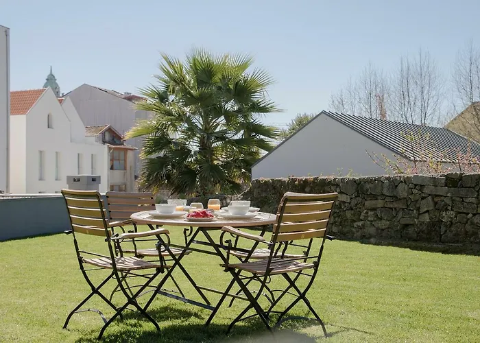 Liiiving In | Downtown Luxury * Porto